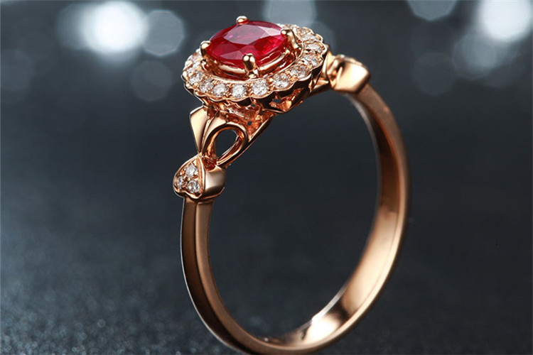 珂兰钻石白18K金红宝石求婚钻石戒指_珠宝图片-珠宝产品-金投珠宝-金投网