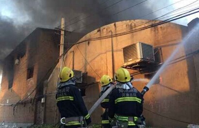  郑州大型仓库大火 损失近千万 买企业财产保险