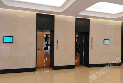 温泉度假山庄添新貌 壁挂一体机打造视觉盛宴