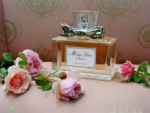 怎么抹香水最好 a3efa03fe19778d627ff064edb1adcbc.jpg?_=1452153711308