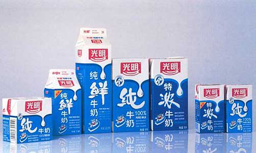光明乳业发布白皮书 全产业链打造"安全奶"