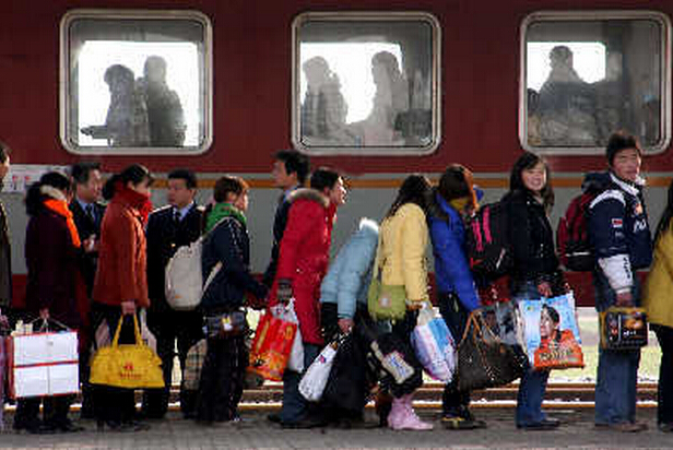  春运最忙十条线路 满怀期待的回家 春运保障险