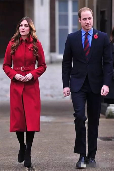 凯特王妃穿衣搭配技巧示范 一件红色风衣凹出多种..