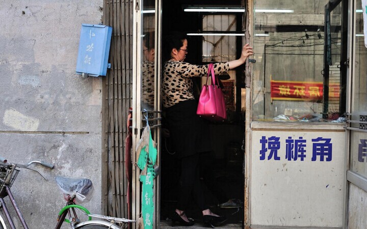 北二道街的老裁缝店,一直都是很多靖宇街附近女人们喜欢聚集的地方,缝