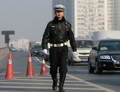 【最帅交警一夜成网红】各地交警微博集体卖萌,纷纷晒出自家帅交警萌