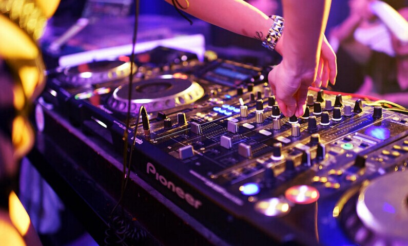 dj舞曲_dj收入