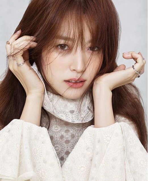 珠宝首页 珠宝图鉴 宝石图鉴  近日,韩国女艺人韩孝珠为某时装