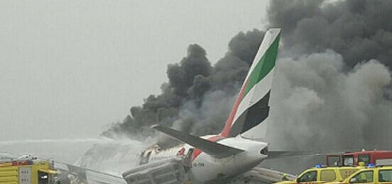阿联酋航空公司一架波音777客机3日因"运行事故"在迪拜迫降并引发火势
