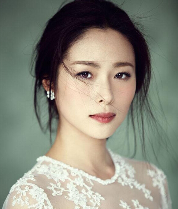 江一燕时尚珠宝大片 美貌与智慧并存的女子惹人爱!