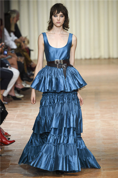 时装周2021春夏时装秀衣服 caf11e78a6c9e8e008476b58c2bb8823.jpg?_=1474872033653