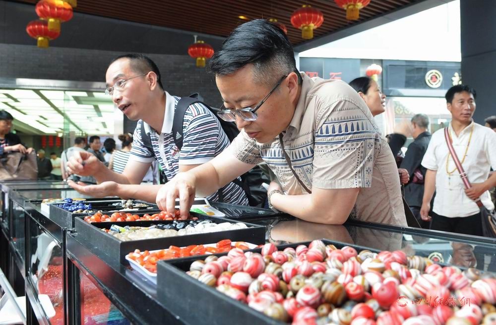 古玩收藏为何魅力大 收藏界秘密有多少?