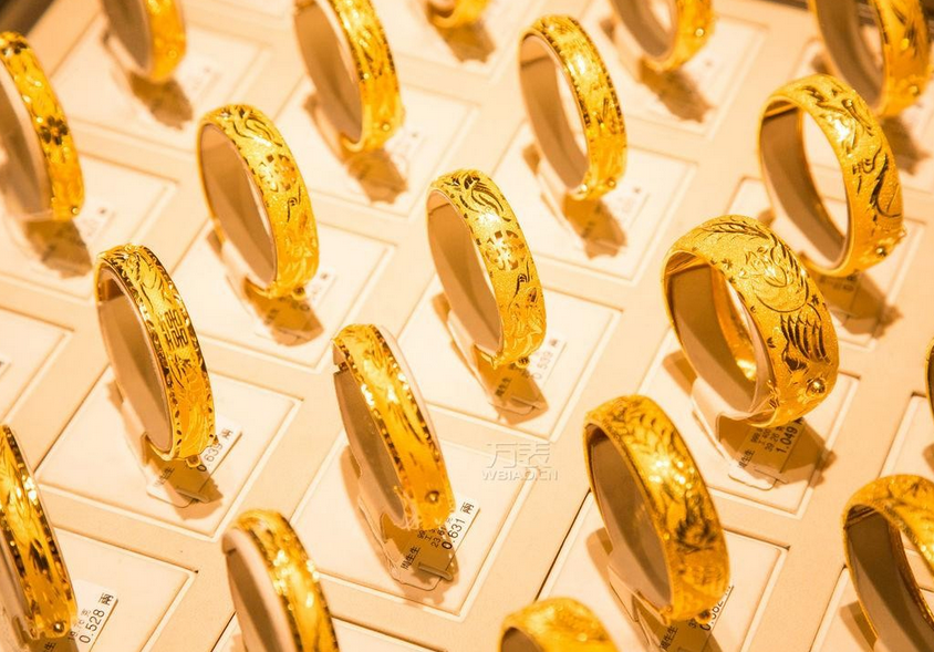 国人狂买1000吨黄金 稳居世界第一