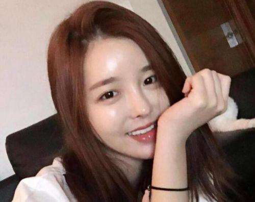 韩国主播向王思聪讨薪 不知是朋友还是员工?