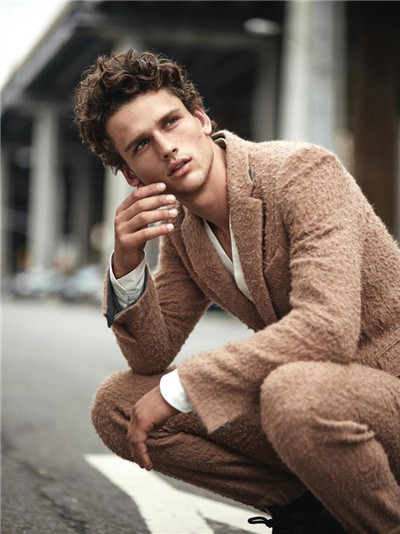 simon nessman(西蒙·奈斯曼)为《gq》杂志巴西版拍摄一组时尚大片.