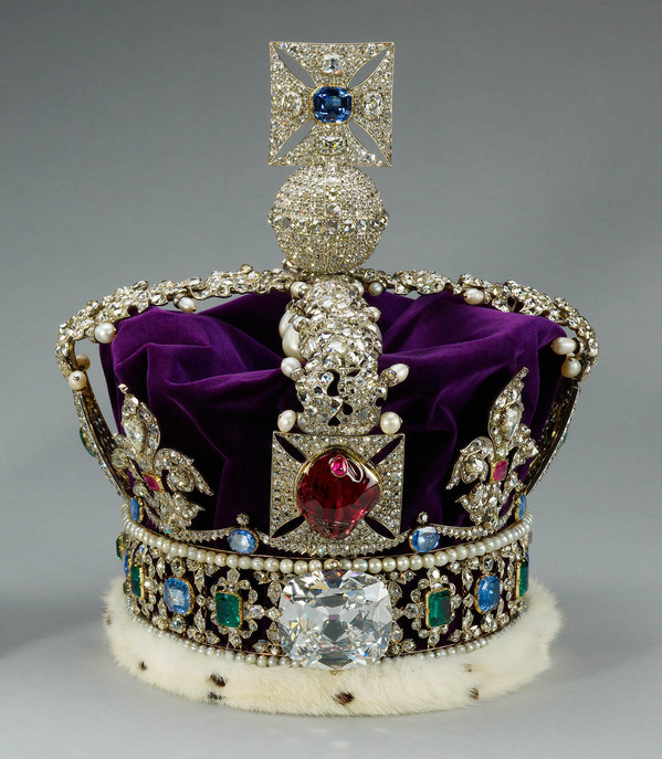悉数英国超长待机女王伊丽莎白二世的10顶绝世珠宝皇冠!-第2页