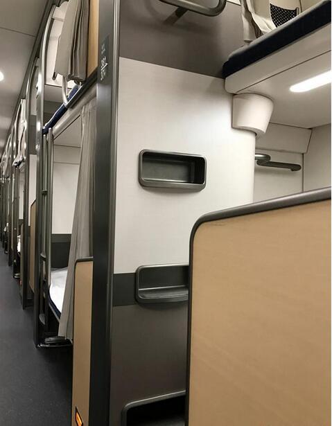 d1812动车卧铺图片,d1812座位分布图 双层卧铺动车上线 每个床位都有自力的车窗