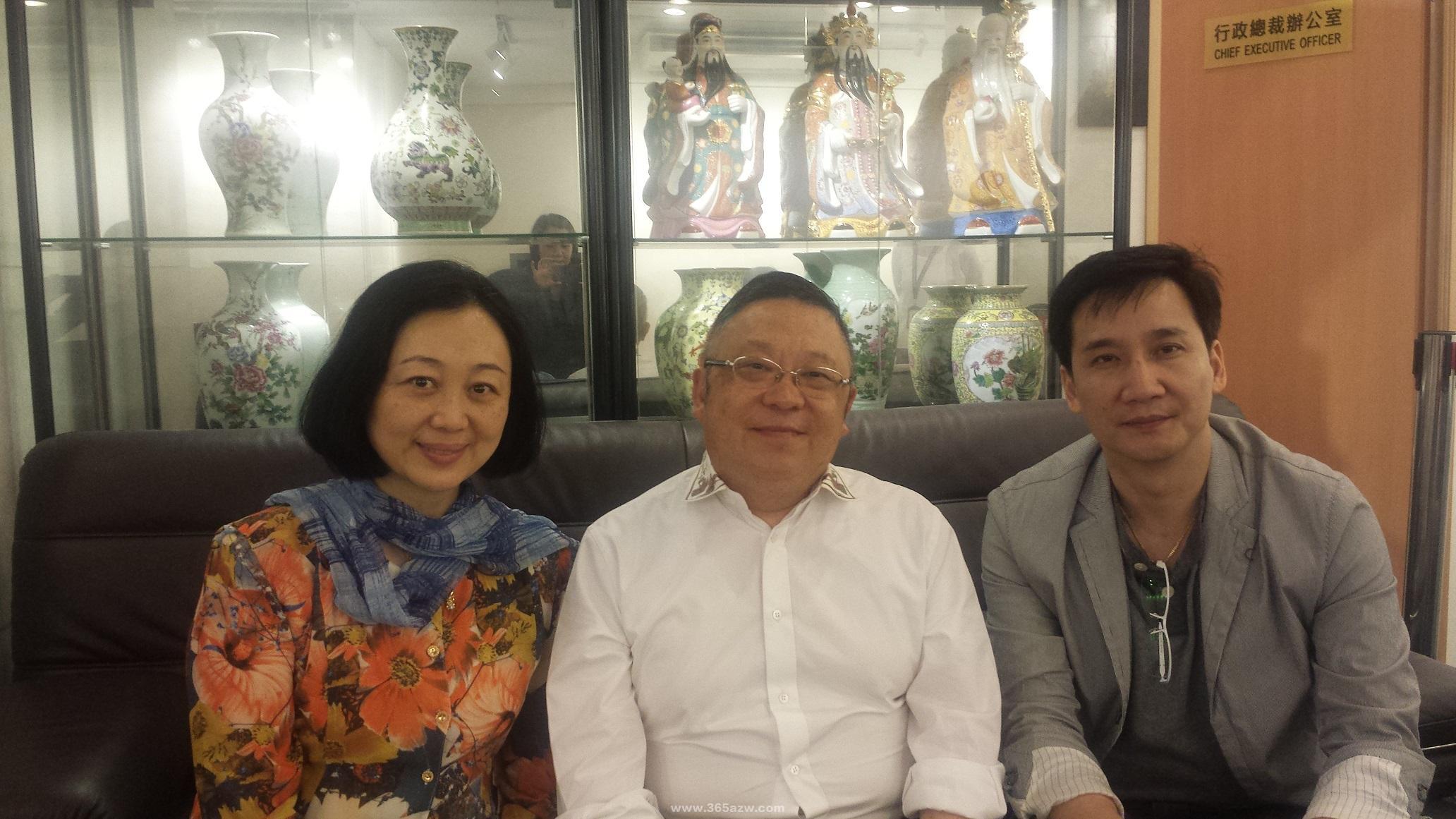 荣登第一名,榜首的就是李居明,他来自于中国香港,是最有名的风水大师