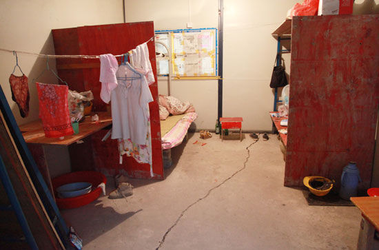 民工夫妻房:探访南京最大民工夫妻房 专家称缓解性荒