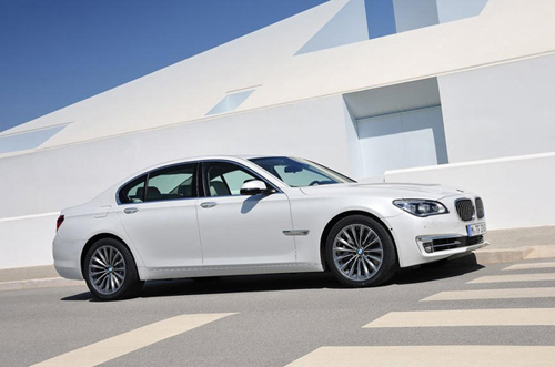 bmw(宝马)将推出m770i xdrive轿跑车