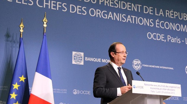 法国总统奥朗德：将在欧元集团框架内解决希腊问题