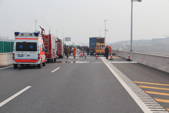 江西德昌高速因省领导视察封路 交警称是恶劣