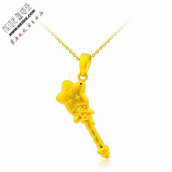 美地亚珠宝3d硬千足金可爱许愿棒吊坠图片_珠宝图片