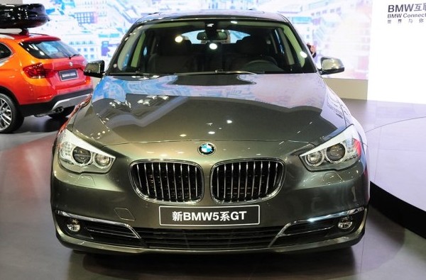 成都车展:宝马新款5系gt售73.8万起