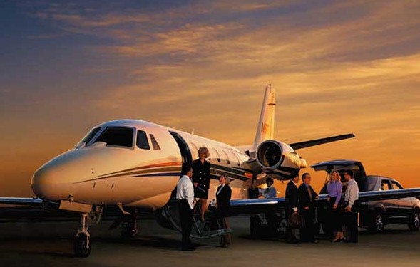 私人飞机渐趋生活化 商务出行添新选择