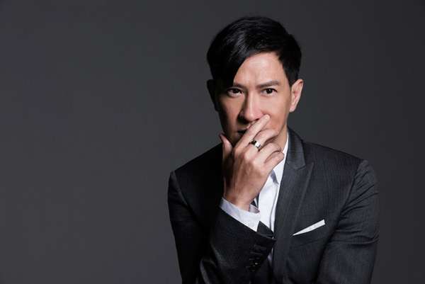 张家辉配戴伯爵altiplano超薄镂空机芯腕表及possession指环