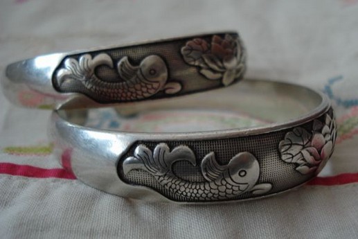 怎样挑选银手镯 a9180834547bd657262f96924d8ecf2.jpg?_=1385520750812