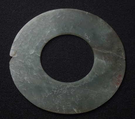 石峁遗址出土大量精美玉器