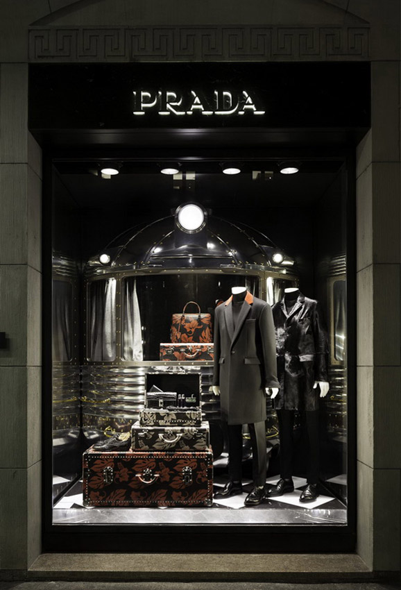 prada普拉达圣诞橱窗 中世纪的大气低调
