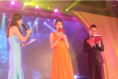 周六福牵手蔡少芬谱新篇章 皇后佩戴豪华钻石亮相签约会