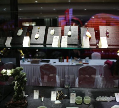 当代玉器雕刻名家精品无底价拍卖会开始预展