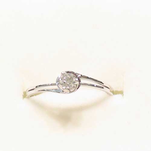 福莱金店黄金首饰价格降至年底最低点 市民纷纷逢低购金