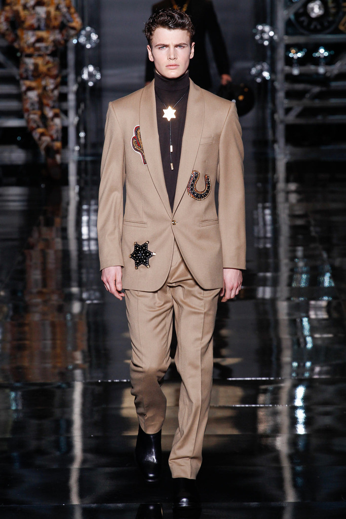 范思哲男装多少钱?范思哲男装多少钱一套 范思哲男装多少钱?范思哲男装多少钱一套