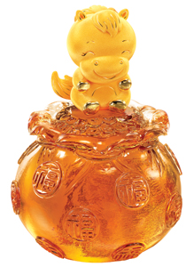 周大福推出马年生肖足金饰品及摆件 送来吉祥祝福