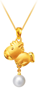 周大福推出马年生肖足金饰品及摆件 送来吉祥祝福