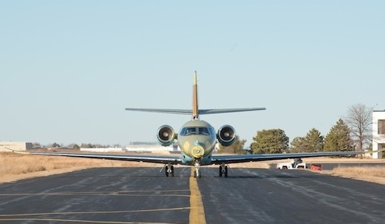 赛斯纳新奖状纬度商务喷气机进行地面试验