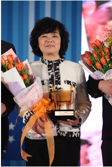 菜百荣获2014年度北京十大商业品牌金奖 连续两年金牌