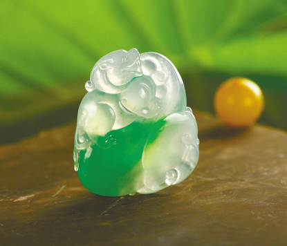 翡翠好坏在什么条件下看才准确