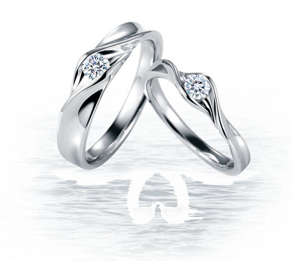 永恒印记携手周大福珠宝推出天鹅钻饰