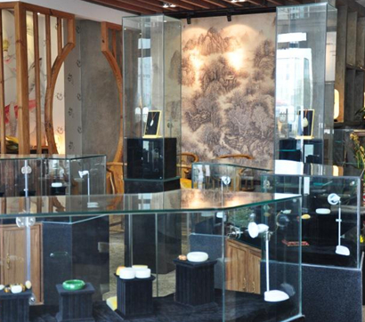 上海举行至尊和田玉器原石精品展