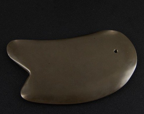 砭石 正文 在古代,灵璧石是闻名遐迩的景观石,也有很多人把它用来制作