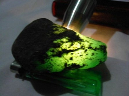 探索莫湾基翡翠原石之旅