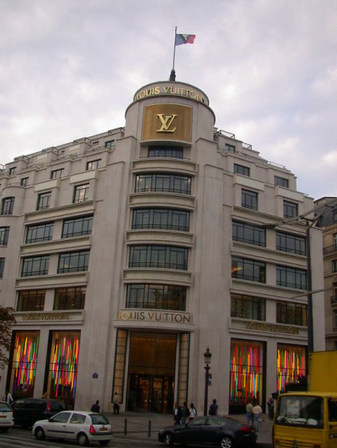 奢侈品品牌路易威登 为避重税拟迁总部
