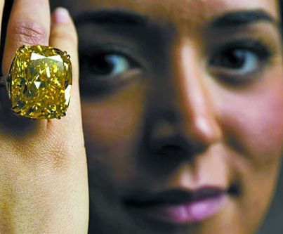 一颗超100克拉黄钻拍出1亿元人民币