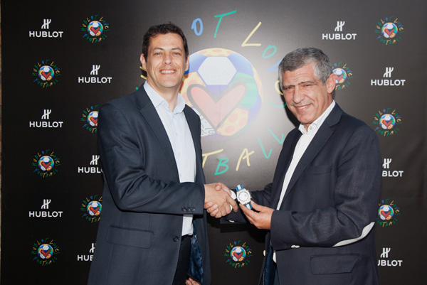 宇舶表邀请希腊主教练费尔南多桑托斯为品牌挚