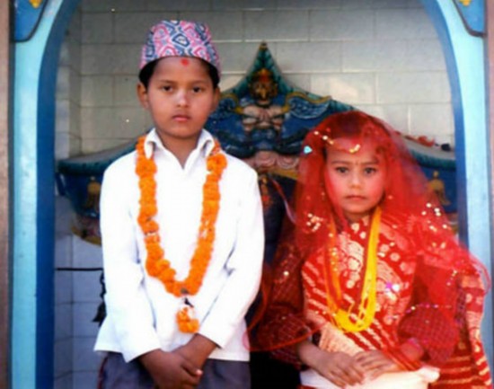 印度集体童婚:最小新娘仅7岁 警察欲干涉被暴打