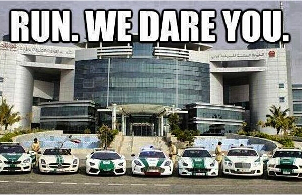 全宇宙最奢侈警局 迪拜警察巡逻都用超级跑车